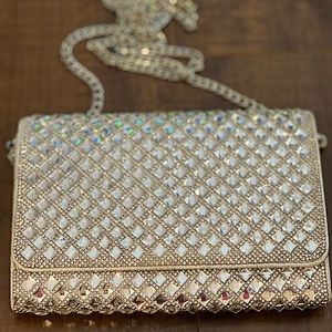 Faux Diamond & Rhinestone encrusted clutch / removable chain strap NWOT